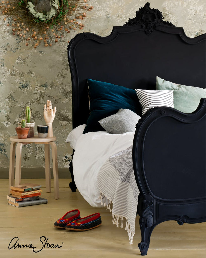 Athenian Black Chalk Paint by Annie Sloan - 1 Litre Pot