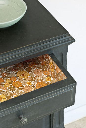 Graphite Chalk Paint by Annie Sloan - 1 Litre Pot